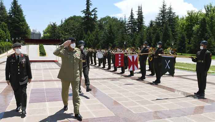 Chief of the Army Staff General Qamar Javed Bajwa receiving a Guard of Honour in Turkey.