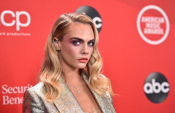 Cara Delevingne opens up about wanting to get plastic surgery 