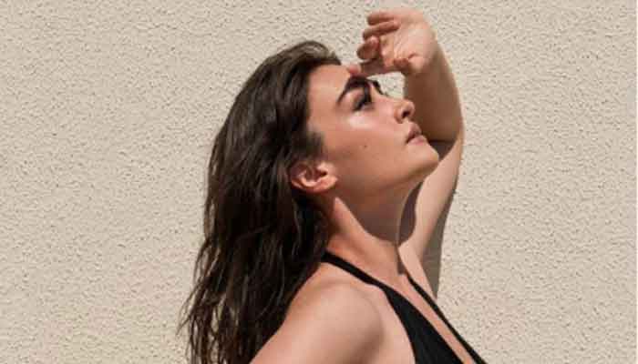 Ertugruls Esra Bilgic amazes fans with her sun kissed pic in gorgeous summer outfit