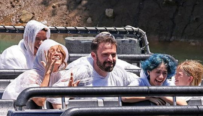 Jennifer Lopez, Ben Affleck hit the Universal Studios with kids