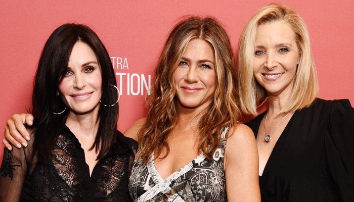The Friends starlets were seen celebrating the 4th of July together in a cheeky snap