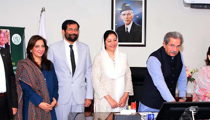 Federal Minister for Education, Professional Training and National Heritage Shafqat Mehmoodlaunching an E-portal and mobile phone application of Inter Board Committee of Chairmen (IBCC) for equivalency in Islamabad, on July 7, 2021. — PPI