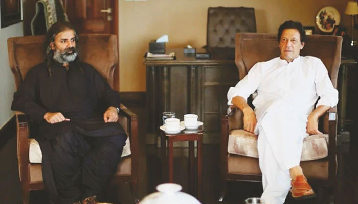 Jamhoori Watan Party (JWP) chief and MNA Shah­zain Bugti (left) and Prime Minister Imran Khan. — File photo