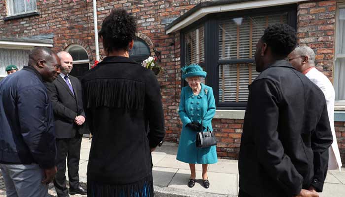Queen Elizabeth visits sets of record-breaking soap opera ‘Coronation Street’