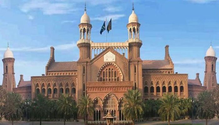 LHC orders Punjabs sessions judges to stay away from social media
