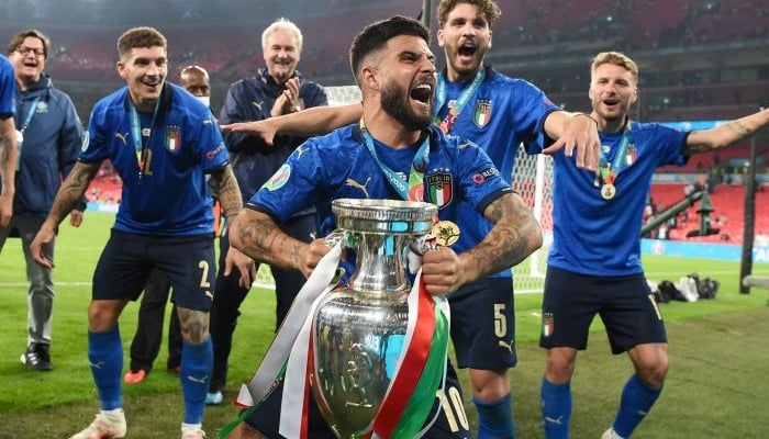 Italian footballers celebrate after winning the Euro Cup 2020 final. Photo: Reuters