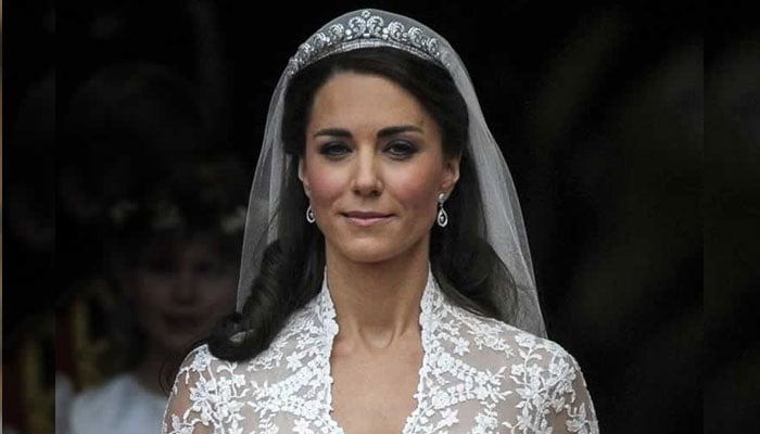 Kate Middleton dress display branded ‘horrid’ by Queen Elizabeth