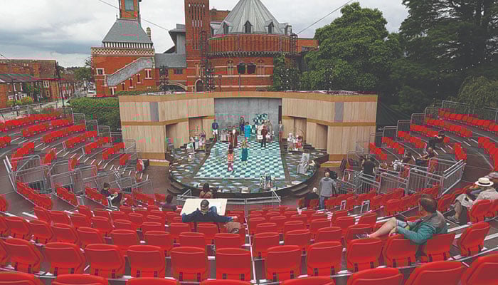 Britains Shakespeare Company resumes stage performances after 18-month Covid break