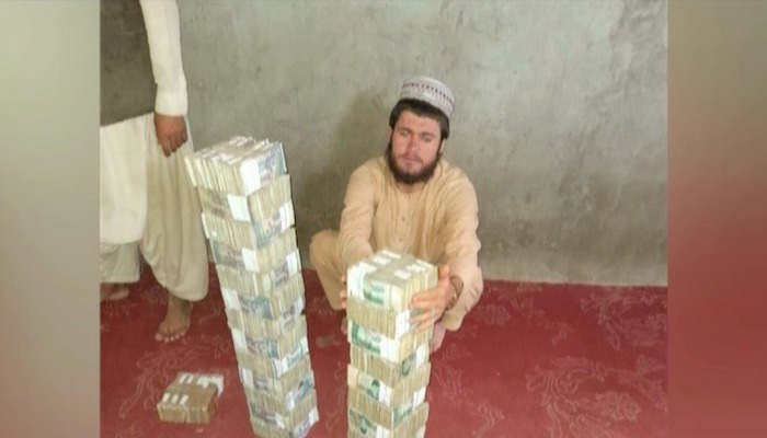 Taliban find three billion Pakistani rupees at checkposts snatched from Afghan forces