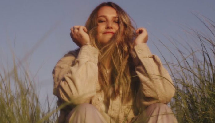 Watch: Chelsea Cutler finally drops ‘Walking Away’ MV