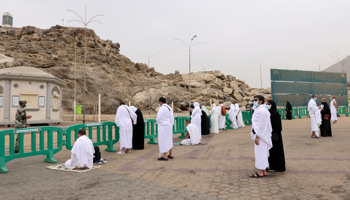 Pilgrims gather at the plain of Arafat during the annual Hajj, outside the holy city of Makkah, Saudi Arabia July 19, 2021. Photo: Reuters