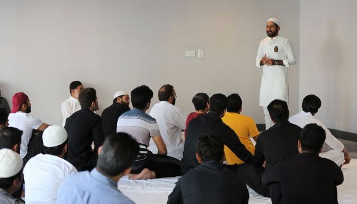 Former Pakistan captain Sarfaraz Ahmed is delivering Eid sermon in England.