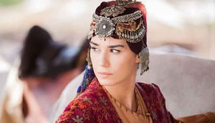 Dirilis:Ertugrul: Gokce Hatun looks stunning in new photos with husband