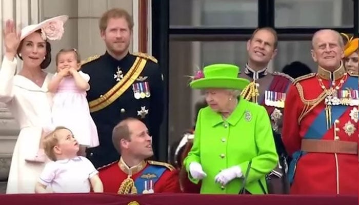 Queen scolds Prince William publicly: Old video resurfaces