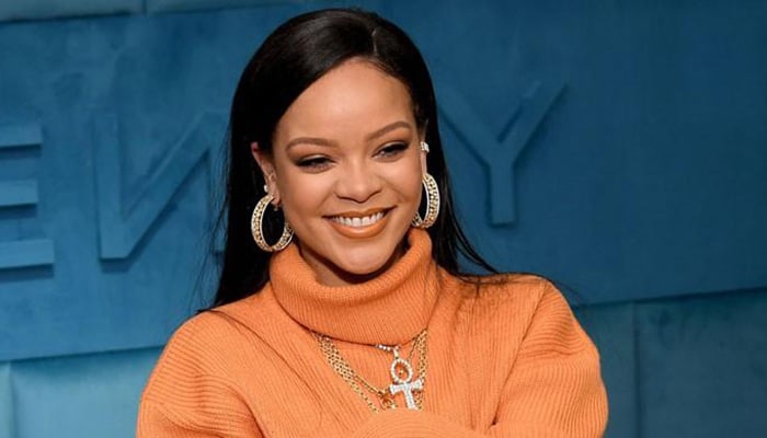 Rihanna enjoys $1 pizza slice during 4am outing with cousins