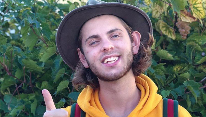 Albert Dyrlund Dead : YouTuber Albert Dyrlund, 22, falls to 650ft his death off ... _ This list of sequenced animal genomes contains animal species for which complete genome sequences have been assembled, annotated and published.