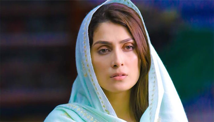 Ayeza Khan prays for Turkey as wildfires force more people to flee homes