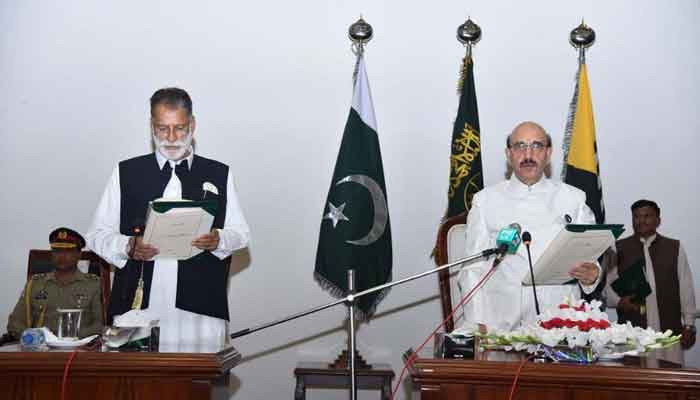 Photo of How Abdul Qayyum Niazi got the Prime Minister’s nod to the highest position of AJK