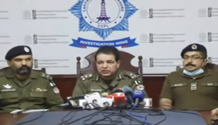 DIG Investigation Shariqaddressing a press conference on the abduction of four Lahore girls in Lahore, on August 5, 2021. — YouTube/GeoNews