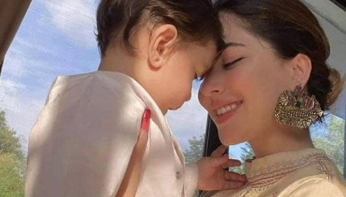 Naimal Khawar, son Mustafa twin in white in this adorable throwback photo