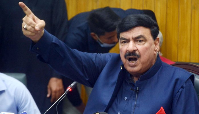 Interior Minister Sheikh Rasheed Ahmed speaking to the media. Photo: File.