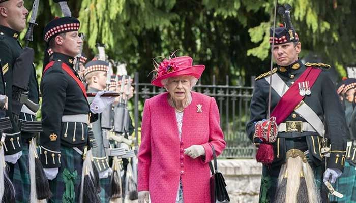 Queen arrives at Balmoral Castle for summer break