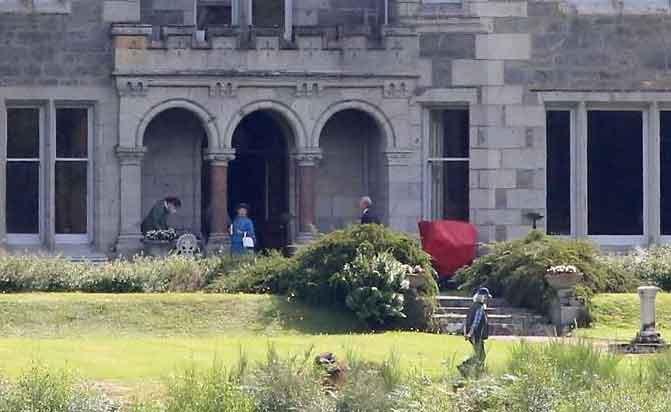 Elizabeth Debicki pictured filming for The Crown