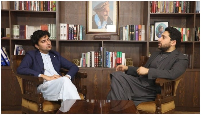 Ahmad Massoud, the son of famous Afghan leader Ahmed Shah Massoud (R) speaking to Atlantic Council Senior Fellow Kamal Alam (L) Photo: Screengrab via Atlantic Councils video.