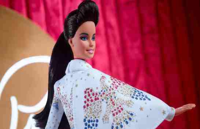 Presley died August 16, 1977 at his Graceland home in Memphis, Tennessee