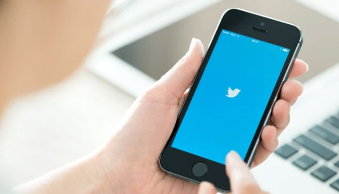 Twitter でツイートを報告する方法