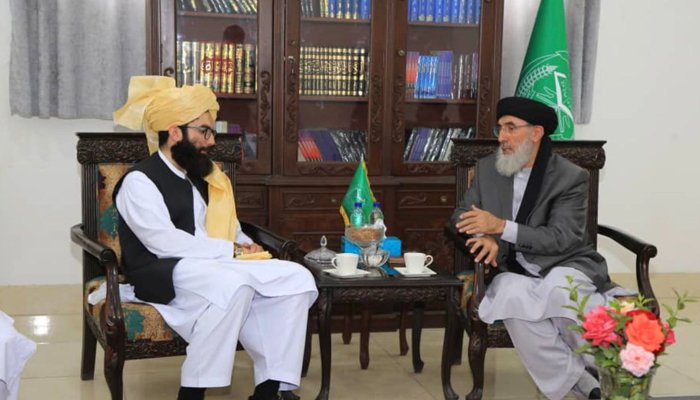 Haqqani (L) in a meeting with Gulbuddin Hekmatyar. — Afghan media