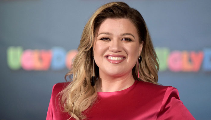 Kelly Clarkson shares thoughts of ‘American Idol’ season 1 contestants