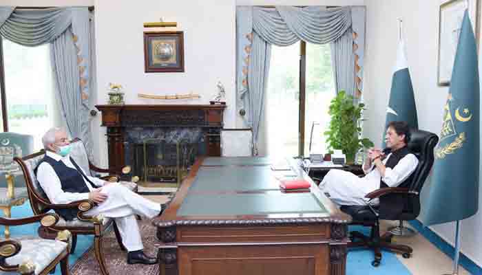 PCB Chairperson Ehsan Mani calls on Prime Minister Imran Khan. Photo: Geo.tv/ file
