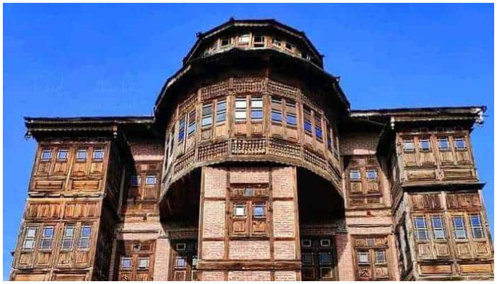 Magnificent house in Kashmir owned by a Muslim family. Photo: Twitter/Shahid Mushtaq.
