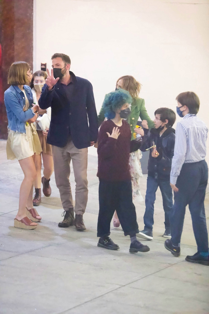 Jennifer Lopez, Ben Affleck go for family outing with their kids