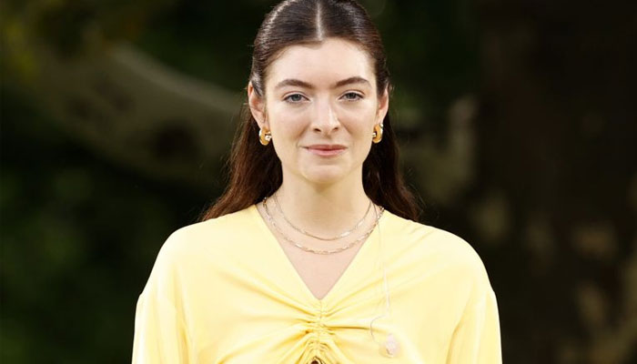 Lorde addresses experience with teenage stardom