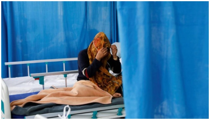 A patient suffering from COVID-19 receives treatment at the Afghan-Japan Hospital, amid the spread of the coronavirus disease (COVID-19), in Kabul, Afghanistan June 15, 2021. REUTERS/Stringer.