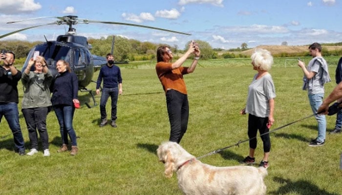 Tom Cruise makes emergency helicopter landing at house in the UK