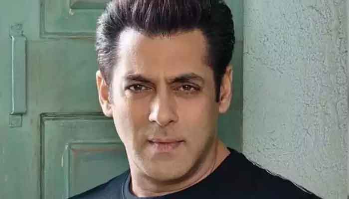 Fans celebrate Salman Khans 33 years in Bollywood