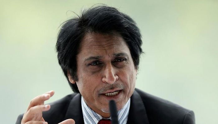 Former Pakistan skipper Ramiz Raja addressing a press conference. Photo: File