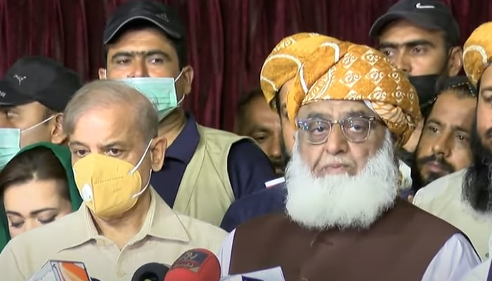 Pakistan Democratic Movement (PDM) chief Maulana Fazlur Rehman (right) addressing a press conference in Karachi, on August 28, 2021. — YouTube/HumNewsLive