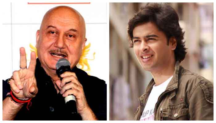 Veteran Bollywood actor Anupam Kher (L) and Pakistani education activist and singer Shehzad Roy. — AFP/Geo News/File