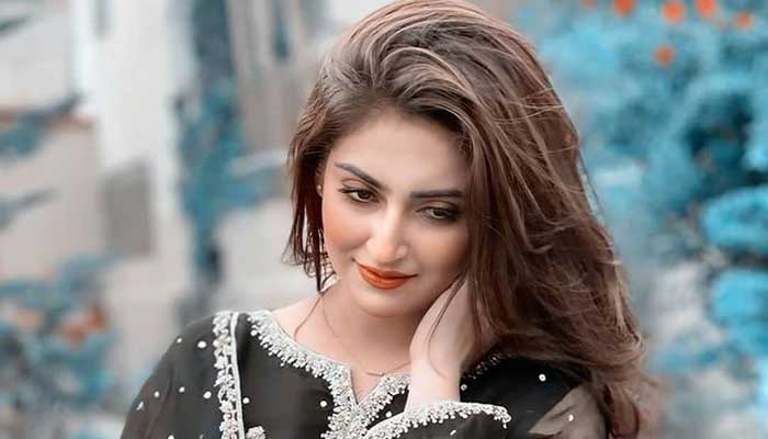 Lux Style Awards 2021: Hiba Bukhari’s fans are all heart for her drama serial ‘Deewangi’