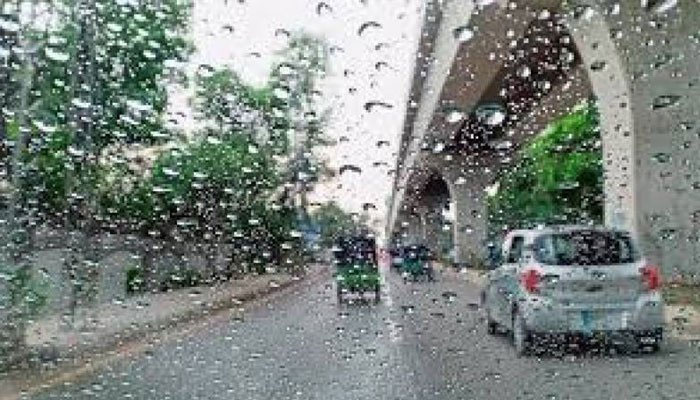Karachi is likely to receive rain in next 24 hours. Photo: file