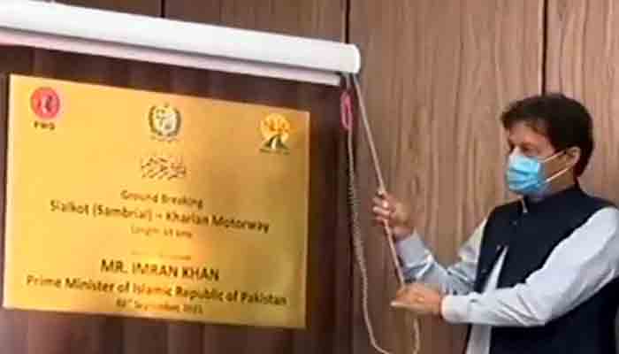 PM Imran Khan at the Sialkot-Kharian motorway groundbreaking ceremony. Video screengrab