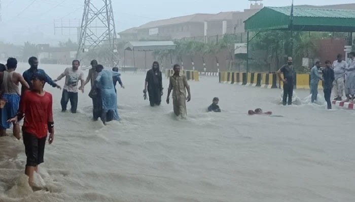 Four people died of electrocution in Karachi. Photo: file