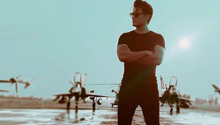 Watch: Ali Zafar drops anthem MEIN URA on Defence Day