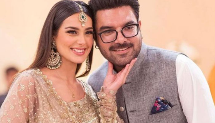 Yasir Hussain, Iqra Aziz exude couple goals at Minal Khans wedding