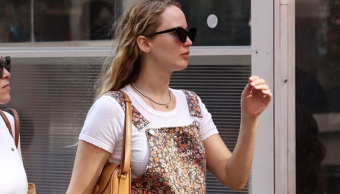 Jennifer Lawrence shows off baby bump on the streets of NYC: See Photo