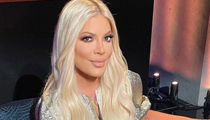 Tori Spelling speaks out against plastic surgery rumors